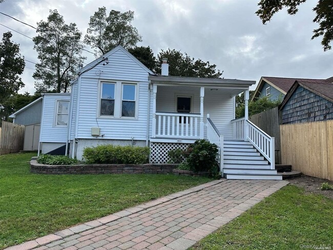 property at 303 Nassau Rd