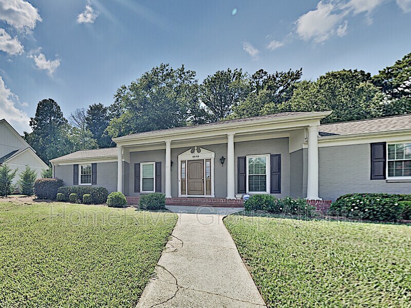 4848 Kings Down Rd in Dunwoody, GA - Building Photo