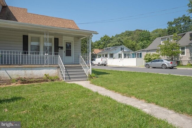 property at 414 N Broadview Blvd