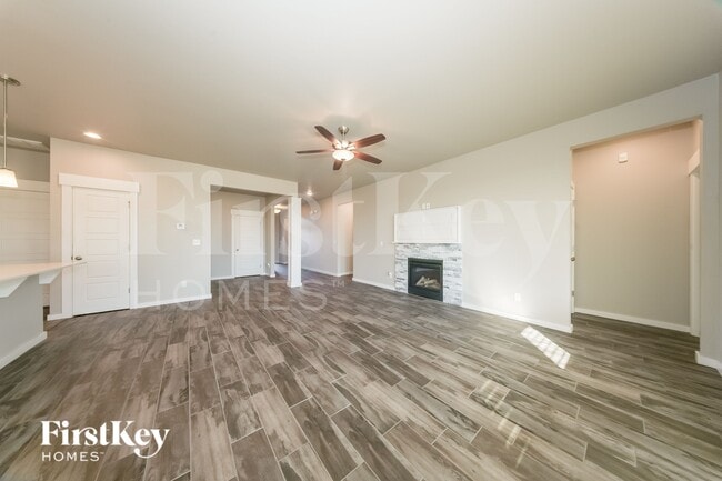 2020 Sara Vista Dr in Yukon, OK - Foto de edificio - Building Photo