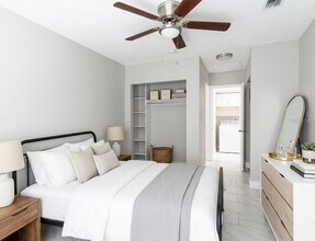 2893 Webley Dr NE in Largo, FL - Building Photo - Building Photo