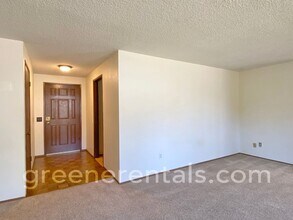 2810 Kirkaldy Ct SE in Olympia, WA - Building Photo - Building Photo