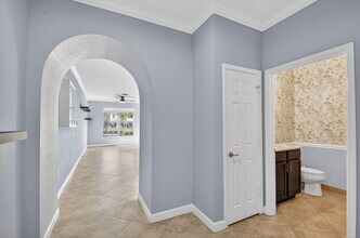 10457 Wellington Parc Dr in Wellington, FL - Building Photo - Building Photo