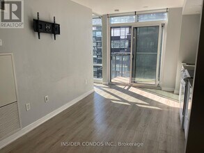 705-4k Spadina Ave. in Toronto, ON - Building Photo - Building Photo