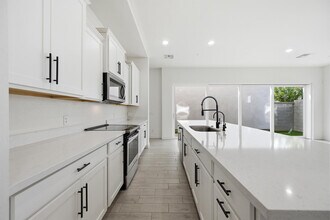 2452 E Lovebird Ln in Gilbert, AZ - Building Photo - Building Photo