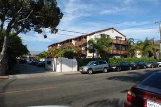 French Quarter Apartments in Goleta, CA - Building Photo - Building Photo