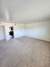 6192 Greenwood Dr in Falls Church, VA - Building Photo - Building Photo
