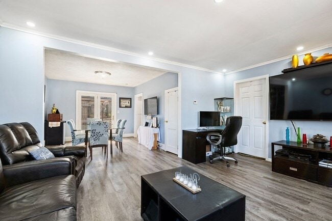 107 Belle Ave in Medford, MA - Foto de edificio - Building Photo