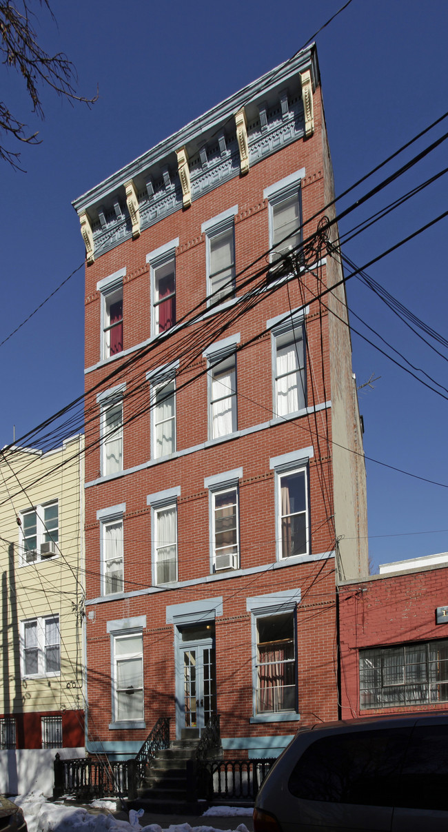 38 Wayne St in Jersey City, NJ - Foto de edificio - Building Photo