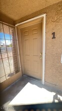 210 Tungsten St in Henderson, NV - Building Photo - Building Photo