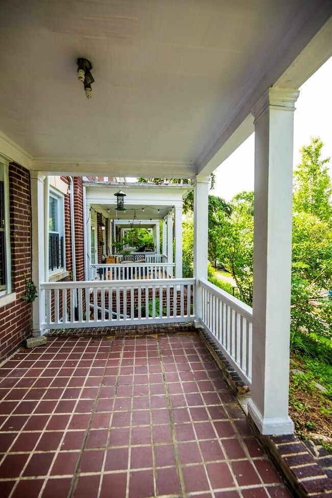 330 E University Pkwy in Baltimore, MD - Building Photo - Building Photo