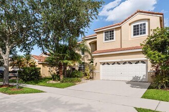 380 Cambridge Dr in Weston, FL - Building Photo - Building Photo