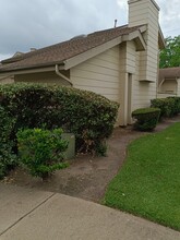 3152 Windchase Blvd in Houston, TX - Building Photo - Building Photo