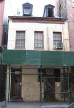 82-84 Bedford St in New York, NY - Building Photo - Building Photo