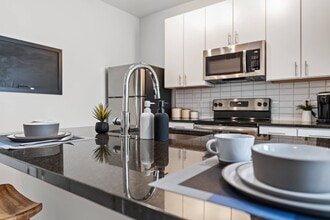 Gallerie Apartments in Kansas City, MO - Building Photo - Building Photo