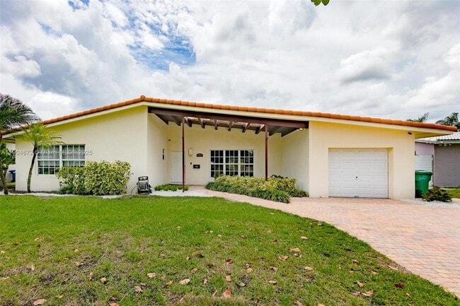 19430 NE 18th Pl in Miami, FL - Foto de edificio - Building Photo