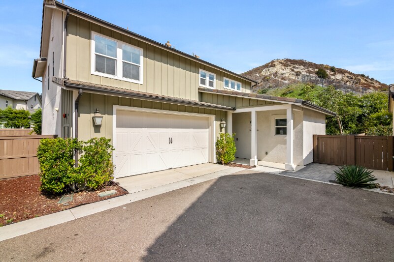 2754 Overlook Point Dr in Escondido, CA - Building Photo