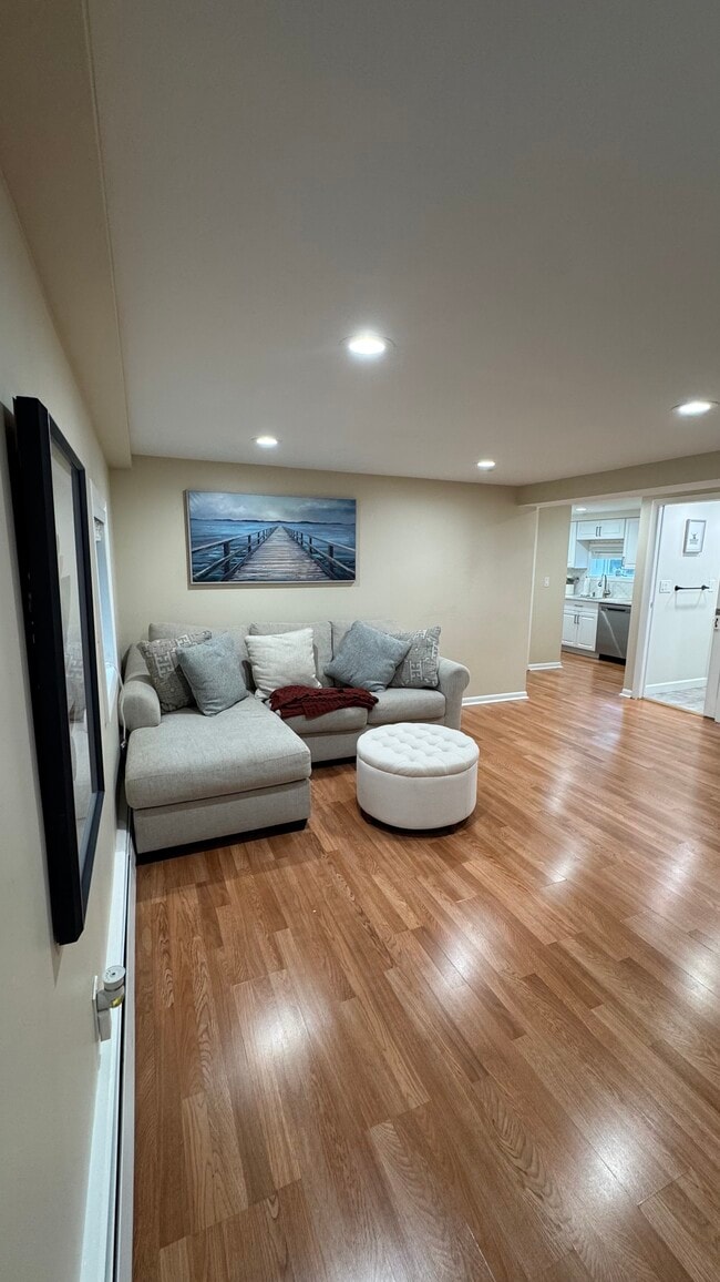 185 Lake Shore Dr, Unit Apt