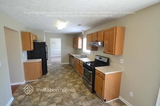 1738 Harmony Hills Ct in Lithonia, GA - Foto de edificio - Building Photo