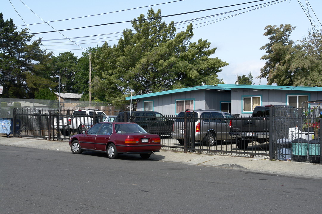 201-203 Dumbarton Ave in Redwood City, CA - Building Photo