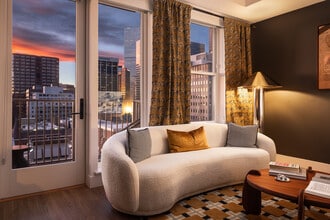 NOVEL Uptown by Crescent Communities in Denver, CO - Foto de edificio - Building Photo