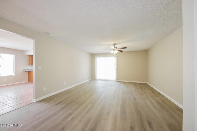 10237 N 45th Ave in Glendale, AZ - Building Photo - Building Photo