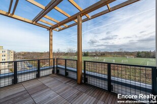 77 New St in Cambridge, MA - Building Photo