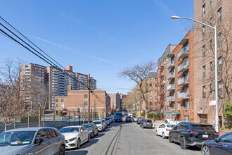 3260 Netherland Ave in Bronx, NY - Foto de edificio - Building Photo