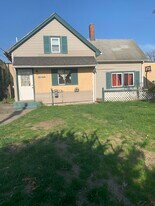 22 Mann St in Attleboro, MA - Building Photo