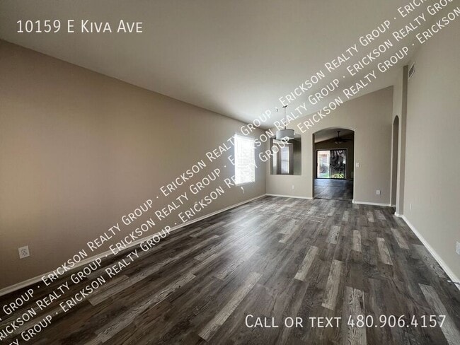 10159 E Kiva Ave in Mesa, AZ - Foto de edificio - Building Photo