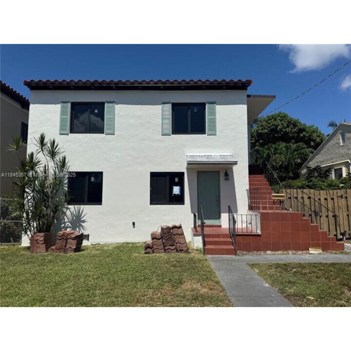 1136 SW 12th Ct in Miami, FL - Foto de edificio