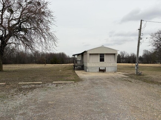 property at 17822 S Bryant Rd