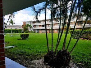141 NE 10th Ave in Hallandale Beach, FL - Building Photo - Building Photo