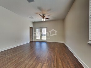 2216 Saffron Walden Dr in Plant City, FL - Building Photo - Building Photo