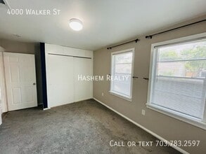4000 Walker St in Dallas, TX - Building Photo - Building Photo