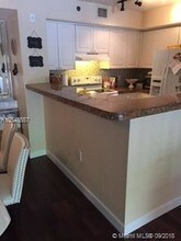19555 E Country Club Dr-Unit -8207 in Aventura, FL - Building Photo - Building Photo
