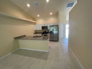 533-535 SE 6th Pl in Cape Coral, FL - Building Photo - Building Photo