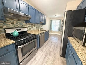 44 Pondview Ln in Sicklerville, NJ - Building Photo - Building Photo