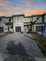 1381 SE 7th Ter in Homestead, FL - Building Photo