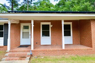 807 N Guignard Dr in Sumter, SC - Building Photo - Building Photo