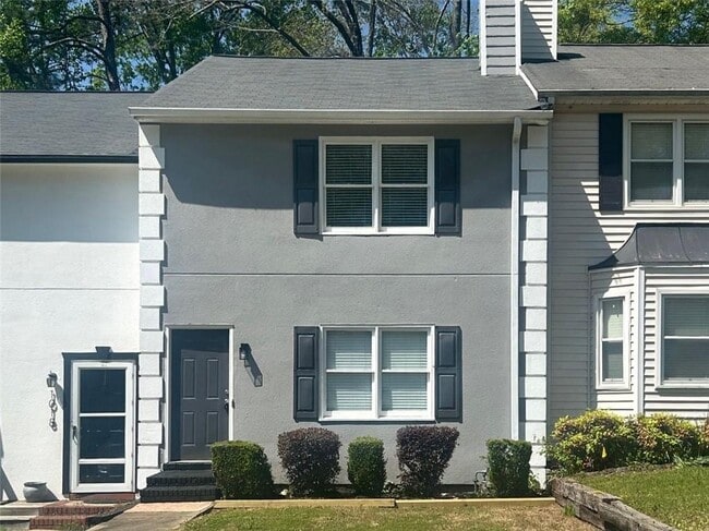 property at 1016 Kennesborough Rd NW