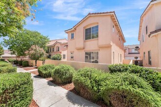 66 Belle Maison Ave in Las Vegas, NV - Building Photo - Building Photo