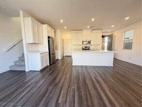 9685 Dalton Lk St in Las Vegas, NV - Building Photo - Building Photo