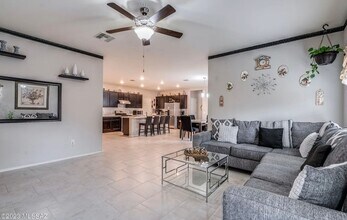 6213 S Blue Water Dr in Tucson, AZ - Building Photo - Building Photo