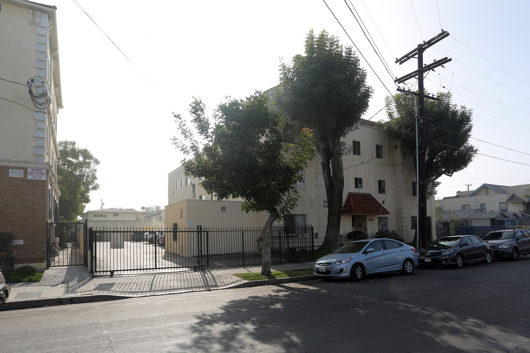 Haven 501 Apartments (Burlington) in Los Angeles, CA - Building Photo