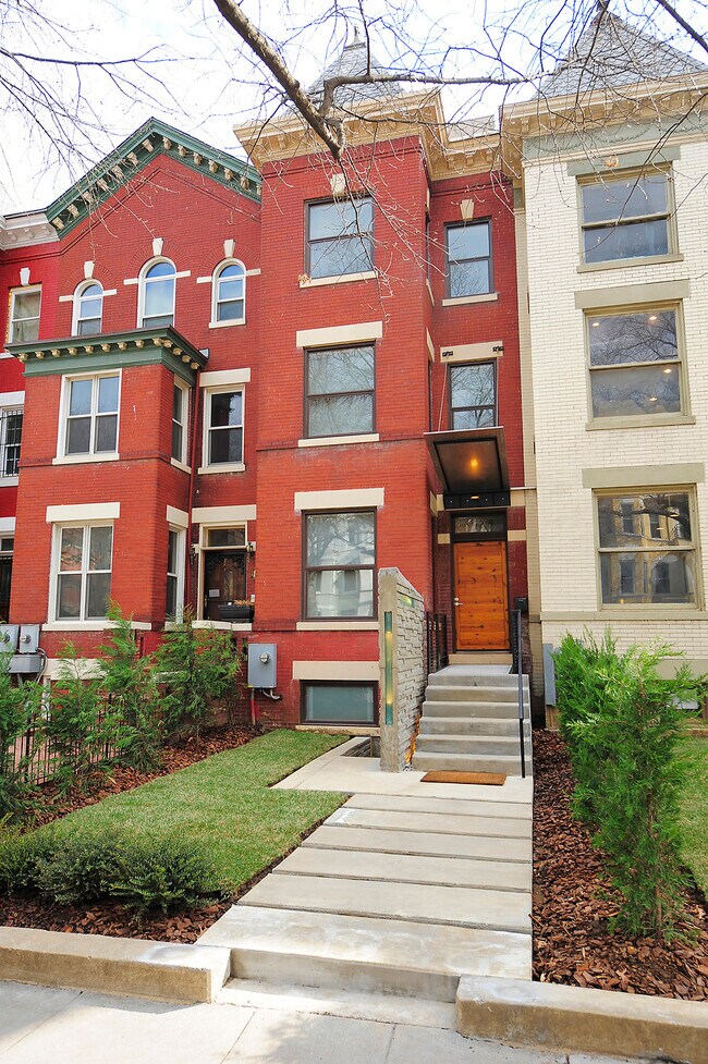 1328 Irving St NW in Washington, DC - Building Photo - Building Photo