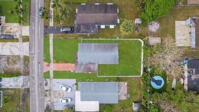 548 NW 2nd Terrace in Deerfield Beach, FL - Building Photo - Building Photo