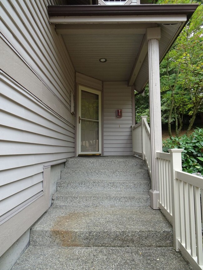 6910 Old Redmond Rd in Redmond, WA - Building Photo - Building Photo