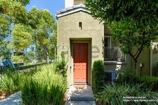 4952 Haight Terrace in San Diego, CA - Building Photo