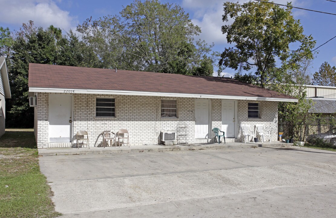 2203-2209 E 17th St in Panama City, FL - Foto de edificio